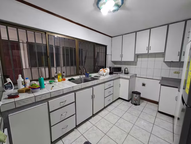 CASA CON USO MIXTO EN ROHRMOSER - Imagen 4