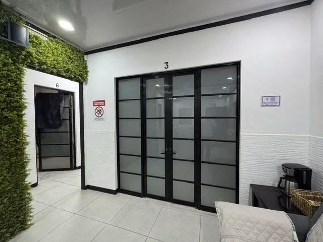 A la venta Complejo de 10 Oficinas y 1 Local Comercial Escazu Centro - Imagen 4
