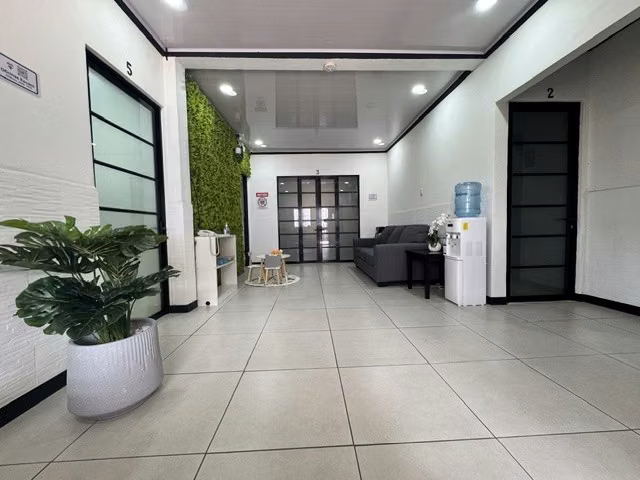 A la venta Complejo de 10 Oficinas y 1 Local Comercial Escazu Centro - Imagen 3