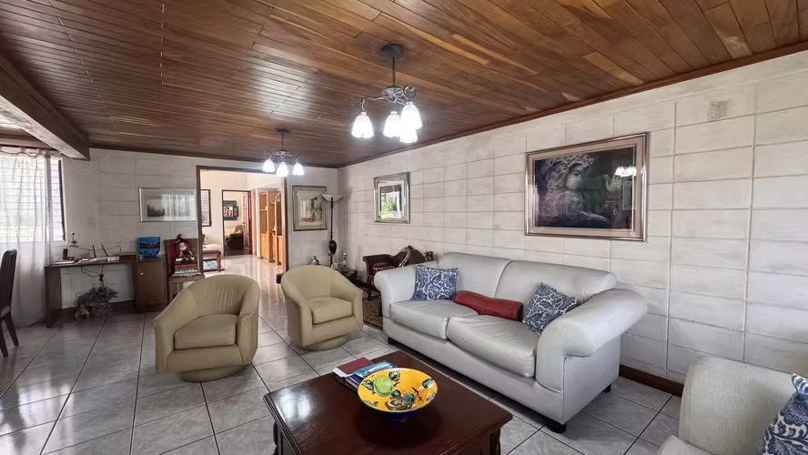 Venta/Alquiler de amplia casa en Residencial El Dorado, Curridabat (AD) - Imagen 3