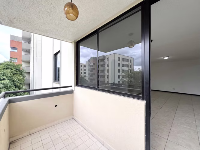Venta de Apartamento en Concasa. ¡Llévese 3 parqueos! San Rafael de Alajuela.