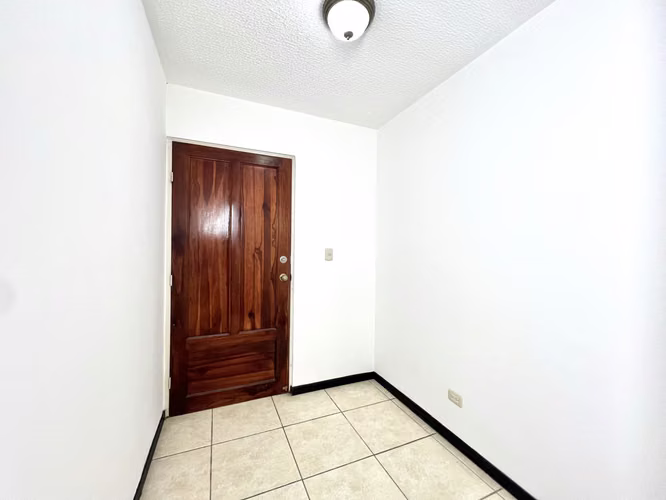Venta de Apartamento en Concasa. ¡Llévese 3 parqueos! San Rafael de Alajuela.