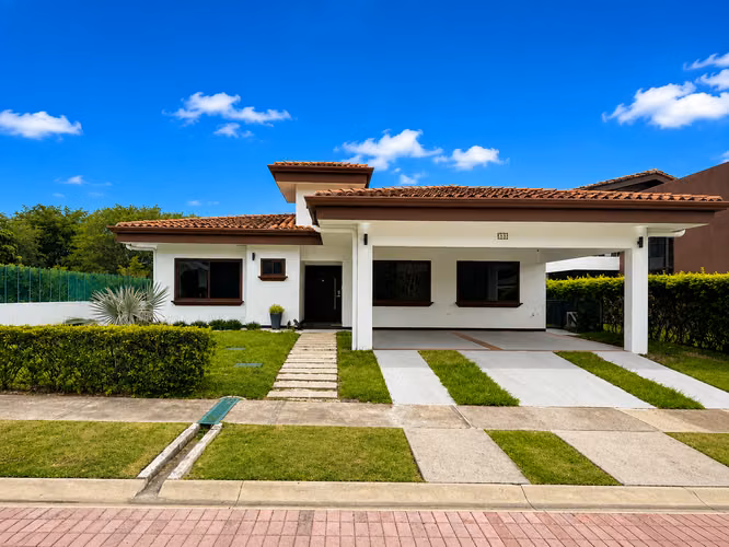 Se Vende Casa de Una Planta en  Los Reyes