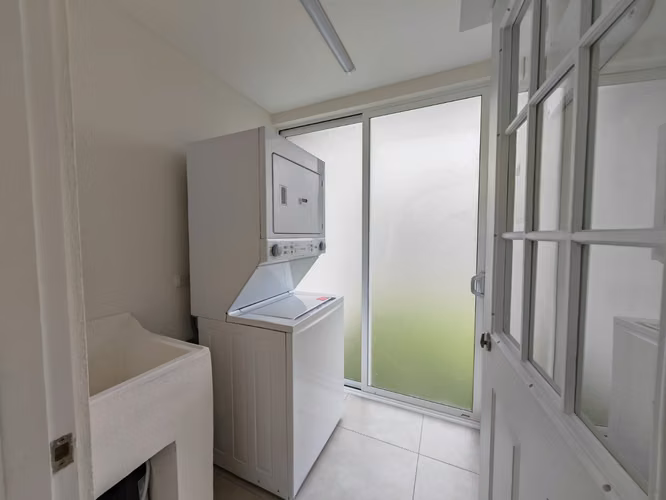 ALQUILER DE CASA CON 3 HABITACIONES EN ESCAZÚ