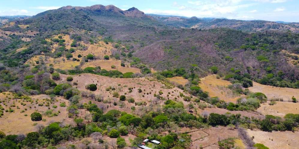 Finca Ganadera en Cañas Guanacaste - Vista a Cerro Pelado - Energía