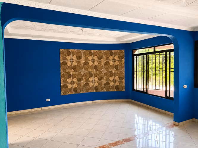 Casa Esquinera en Venta en Barranca, Puntarenas