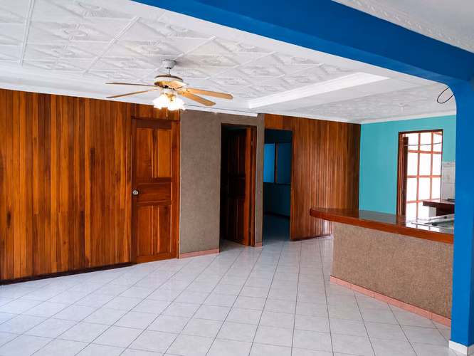Casa Esquinera en Venta en Barranca, Puntarenas