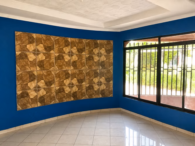 Casa Esquinera en Venta en Barranca, Puntarenas