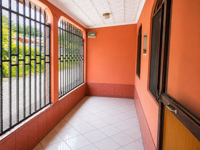 Casa Esquinera en Venta en Barranca, Puntarenas