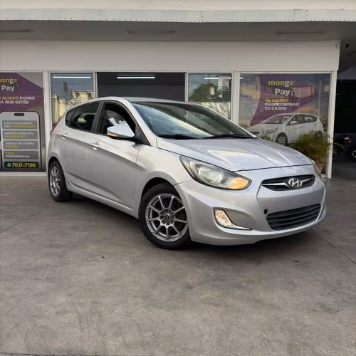 HYUNDAI  ACCENT  2014 A CREDITO