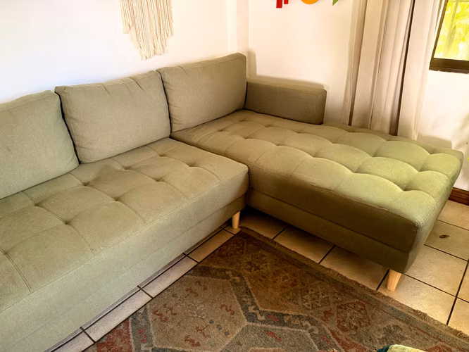 Oportunidad - Sillón moderno y amplio con poco uso. - Imagen 2