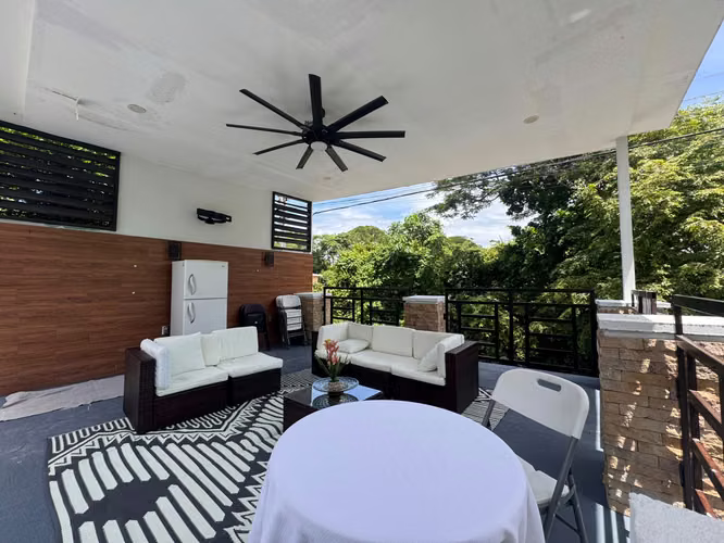 Oportunidad Llave en Mano: Casa Moderna a 15 min de Playa Caldera.