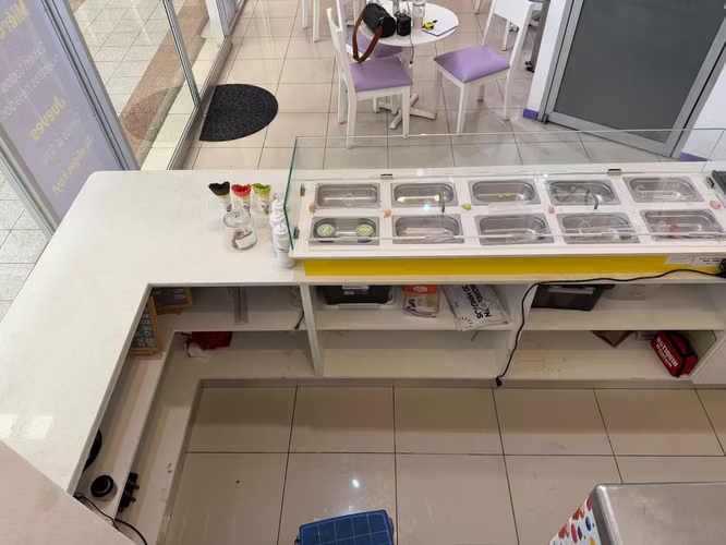 Mobiliario para cafetería / heladeris