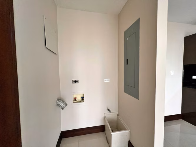 Venta apto contemporáneo con balcón, La Sabana. (IC) - Imagen 10