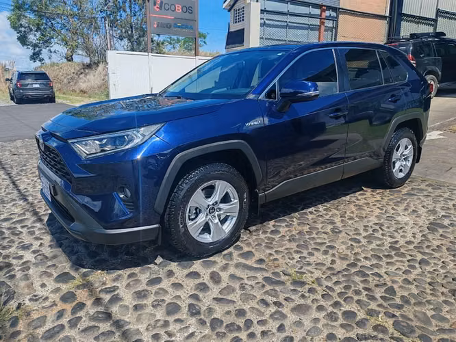 Toyota Rav4 hybrid XLE 2019