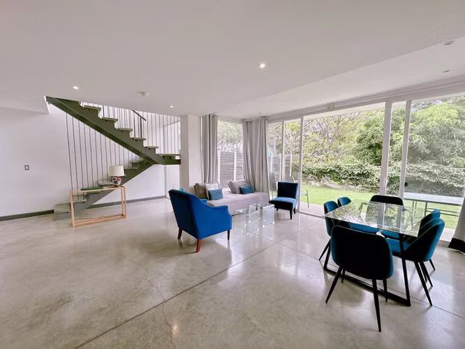 RESIDENCIAL RIO ORO: VENTA DE APARTAMENTO CON AMPLIO JARDÍN, SANTA ANA - Imagen 3