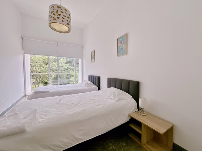 RESIDENCIAL RIO ORO: VENTA DE APARTAMENTO CON AMPLIO JARDÍN, SANTA ANA - Imagen 11