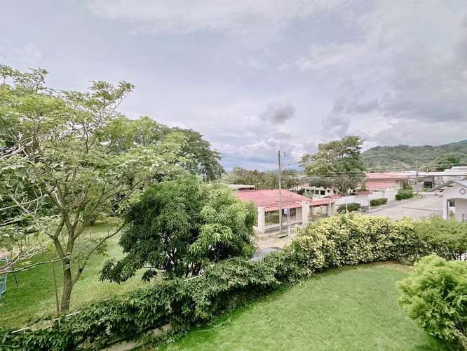RESIDENCIAL RIO ORO: VENTA DE APARTAMENTO CON AMPLIO JARDÍN, SANTA ANA - Imagen 12