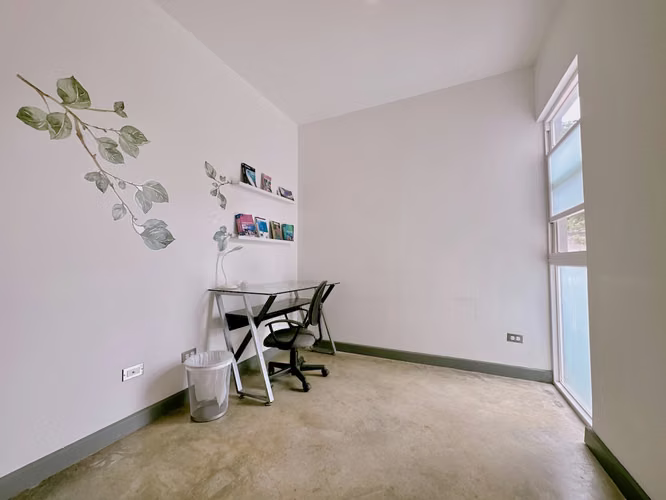 RESIDENCIAL RIO ORO: VENTA DE APARTAMENTO CON AMPLIO JARDÍN, SANTA ANA - Imagen 8