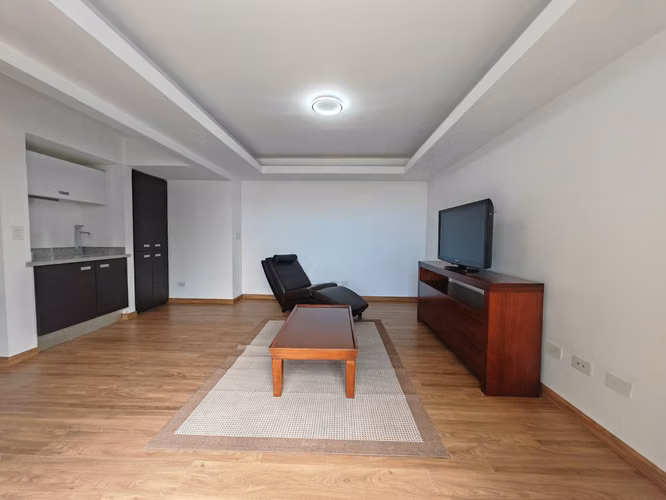Se alquila Pent House DE 230 m2  cerca del Parque La Sabana.