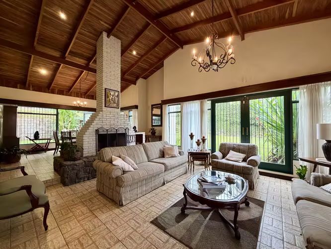 Casa en venta en condominio en Curridabat, San José