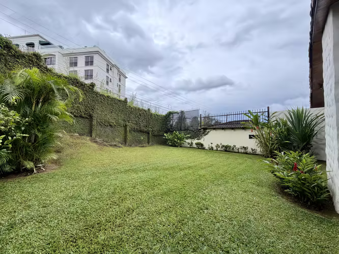 Casa en venta en condominio en Curridabat, San José
