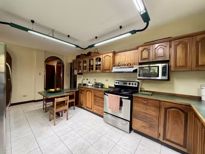 Casa en venta en condominio en Curridabat, San José