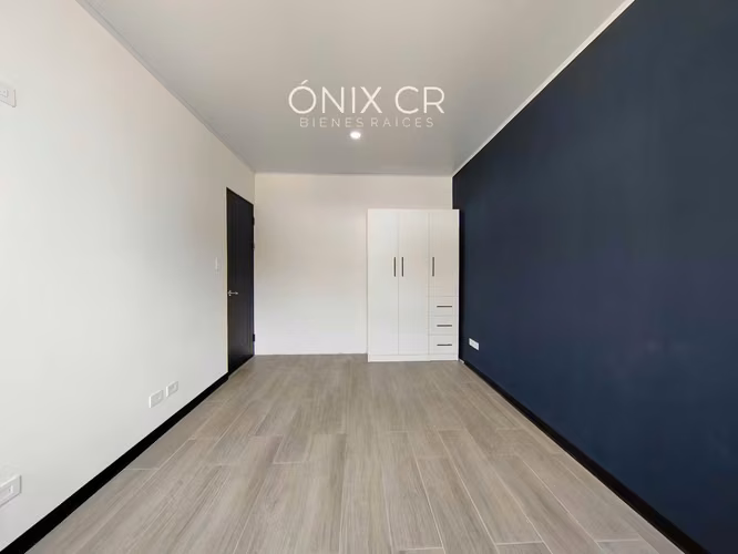 Hermosa Casa en Venta en Santa Ana | Inversión con Renta Activa
