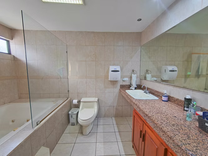 Exclusiva Casa Independiente en Venta en Escazú Guachipelín