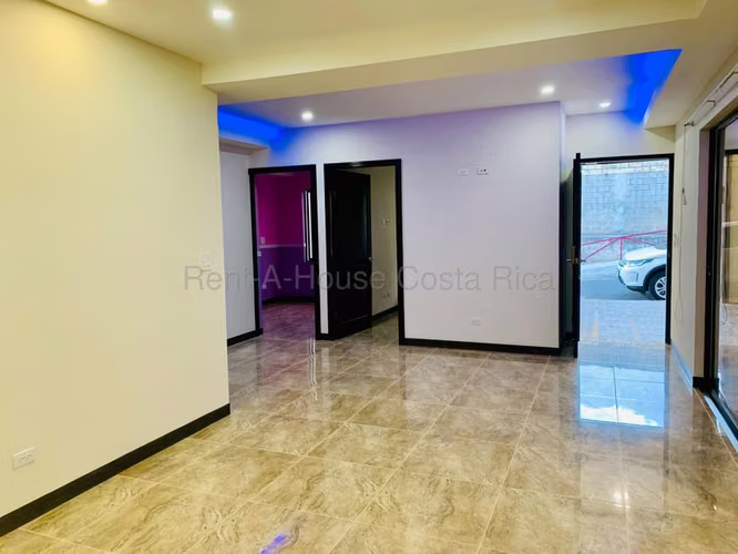 Venta de Casa con 2 Apartamentos en San Diego, La Unión.  Inversión