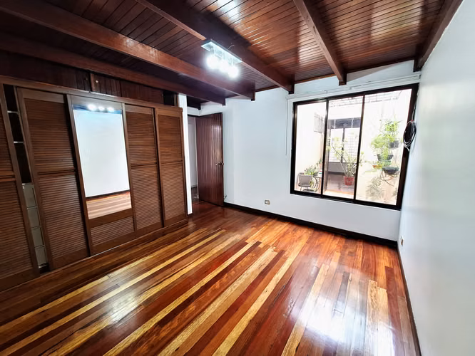 Propiedad con uso mixto cerca de La Sabana ideal para negocio o inversión ( CC 1369 - Imagen 8