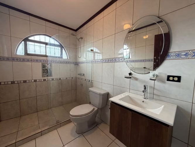 Venta de casa en Residencial Ayarco ESTE
