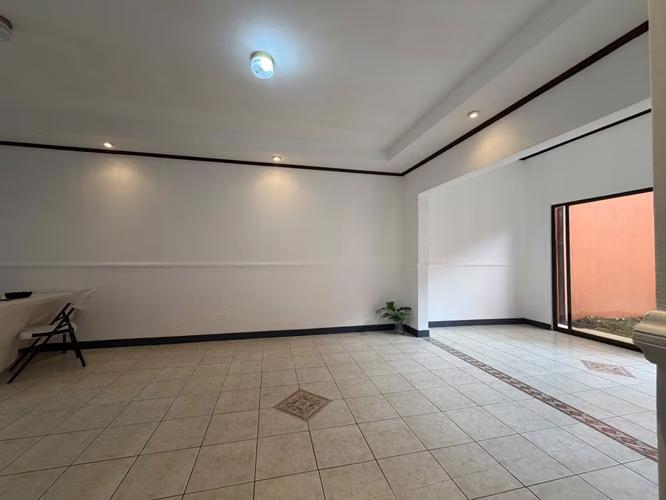 Venta de casa en Residencial Ayarco ESTE