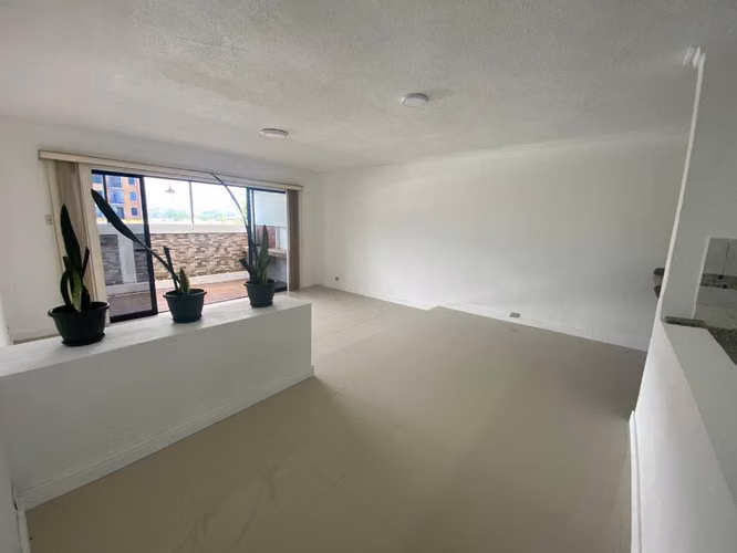 APARTAMENTO EN ESCAZU AMPLIO