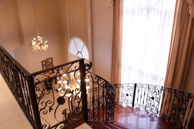 Espectacular Casa de Lujo Amueblada en Cariari – Elegancia, Espacio y Exclusividad