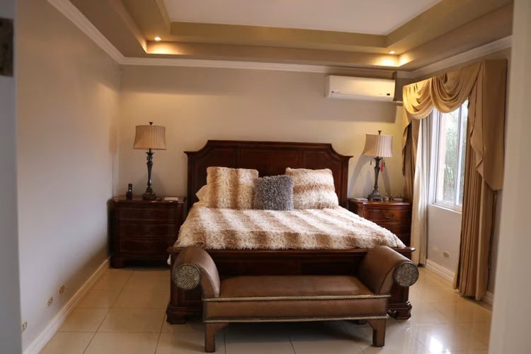 Espectacular Casa de Lujo Amueblada en Cariari – Elegancia, Espacio y Exclusividad