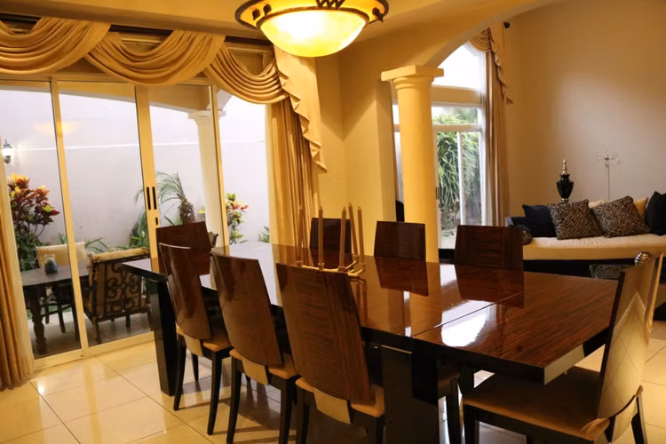 Espectacular Casa de Lujo Amueblada en Cariari – Elegancia, Espacio y Exclusividad
