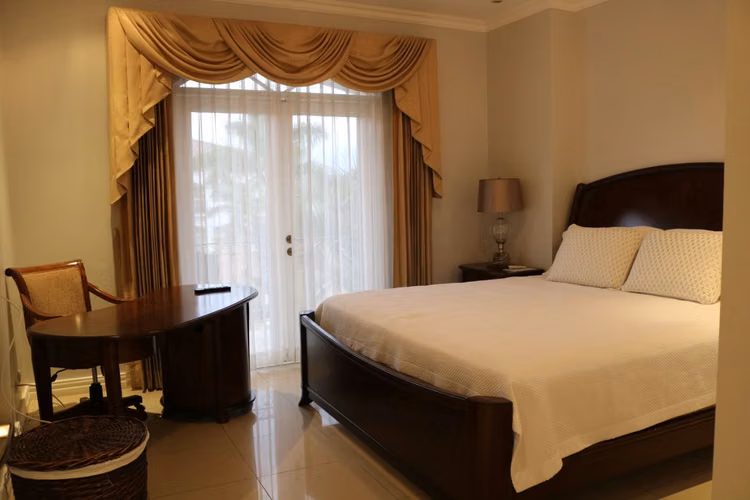 Espectacular Casa de Lujo Amueblada en Cariari – Elegancia, Espacio y Exclusividad