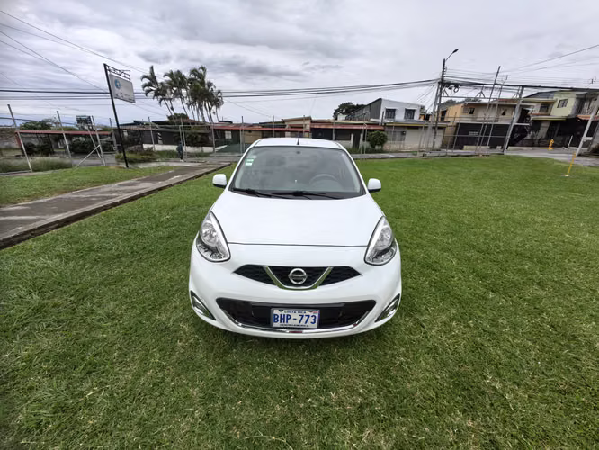 Nissan March automático | 55.418 km | Económico y bien cuidado
