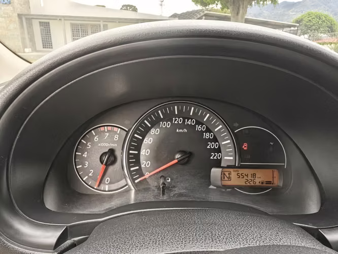 Nissan March automático | 55.418 km | Económico y bien cuidado