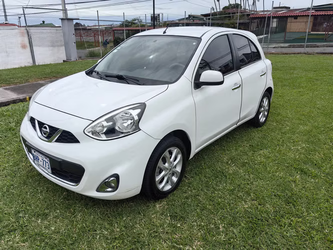 Nissan March automático | 55.418 km | Económico y bien cuidado