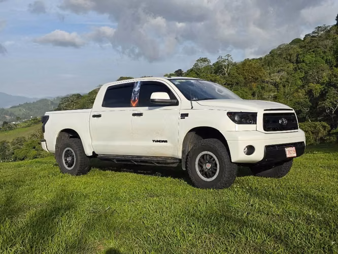 Toyota tundra 2010