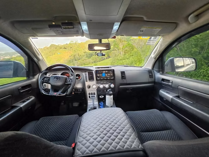 Toyota tundra 2010