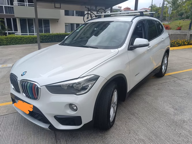 BMW X1 sDrive18i 2017 | SOLO 88.250 km | Excelente estado