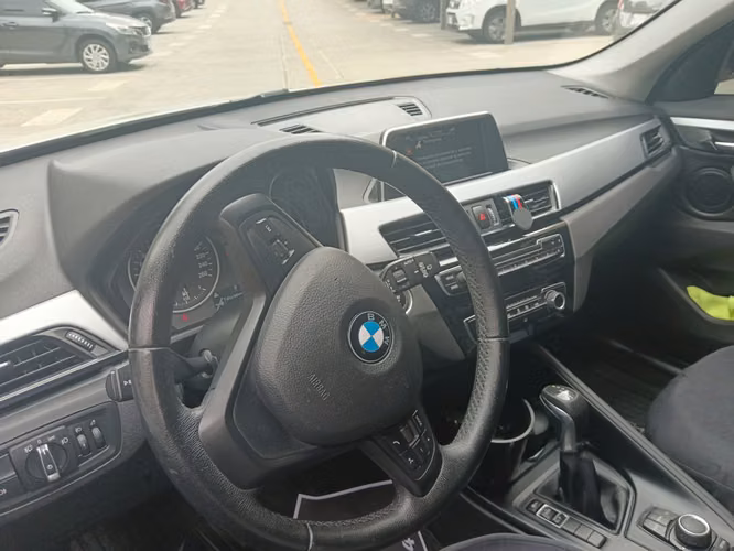 BMW X1 sDrive18i 2017 | SOLO 88.250 km | Excelente estado