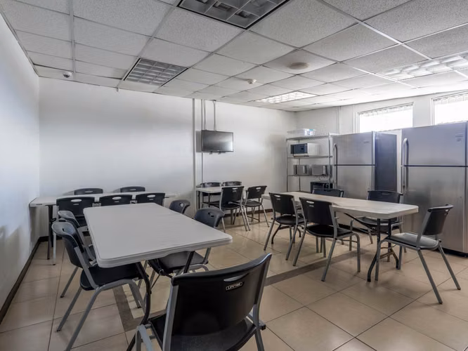 VENTA Y ALQUILER DE OFICINA EN SAN RAFAEL DE ESCAZÚ - Imagen 12
