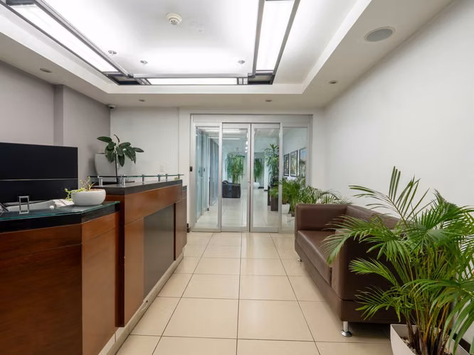 VENTA Y ALQUILER DE OFICINA EN SAN RAFAEL DE ESCAZÚ - Imagen 16
