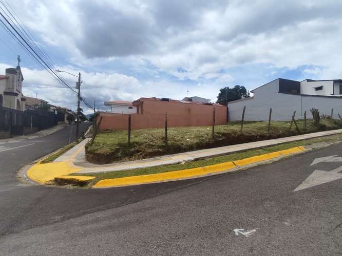 Preciosos lotes en Heredia Res Ma.Auxiliadora Uso de suelo para aptos