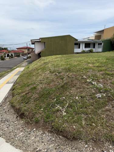 Preciosos lotes en Heredia Res Ma.Auxiliadora Uso de suelo para aptos