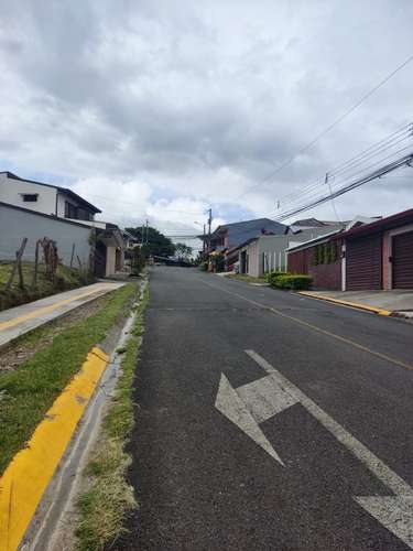 Preciosos lotes en Heredia Res Ma.Auxiliadora Uso de suelo para aptos